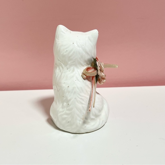 Vintage retro rose ribbon detail cat figurine - Picture 3 of 6